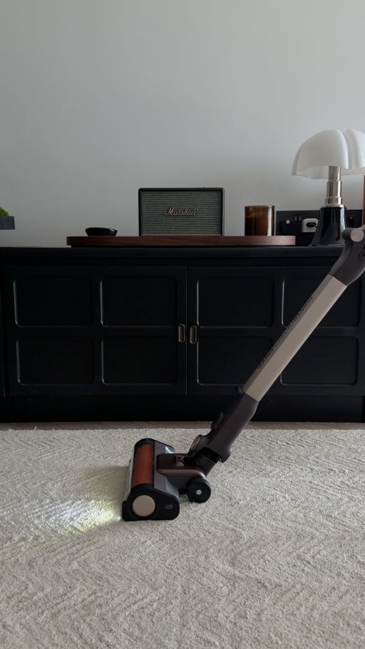 ASMR reset was much needed… 

AD | Just upgraded to the Shark PowerDetect Speed Cordless vacuum cleaner and got to work immediately. 

The aesthetic of this means I’m able to have it on show at home and it fits in with my other furniture beautifully.

Its PowerDetect Intelligence automatically boosts suction and adjusts for dirt, edges and floor types. The lightweight design makes it easy to manoeuvre around your home and clean from room to room with ease.

@sharkhomeuk 🦈