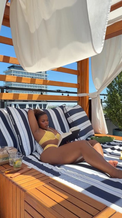 And yes, I did turn on my camera for my meetings. I went to @arlohotels in Williamsburg through @ResortPass to enjoy full access to the rooftop pool, skyline views and that vacation feeling for just a fraction of the nightly room rate. Check them out and book your own mid week escape! Use code RAHEL50 for $50 off $200! #resortpasspartner