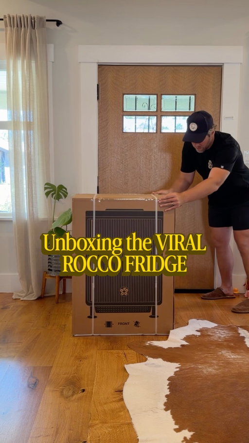 Unboxing my new @roccofridge 

Now what do I fill it with!?
