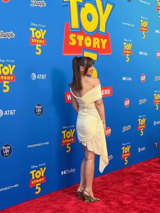 if you would’ve told little alisha that she would be attending the toy story premiere AND taylor swift would be performing you got a friend in me with randy Newman I wouldn’t believe you!!! so so grateful and wouldn’t have these opportunities without y’alll 🥹