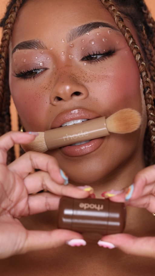 MAKEUP BRANDS IN HUMAN FORM X @rhode … review coming tmrw.. will it really be a rhode summer ?🤎 
-
-
-
-
-
- #makeupinspo #makeuptransition #makeuptrend #rhode
-
- business inquiry leilanigreen@portraitmgmt.com