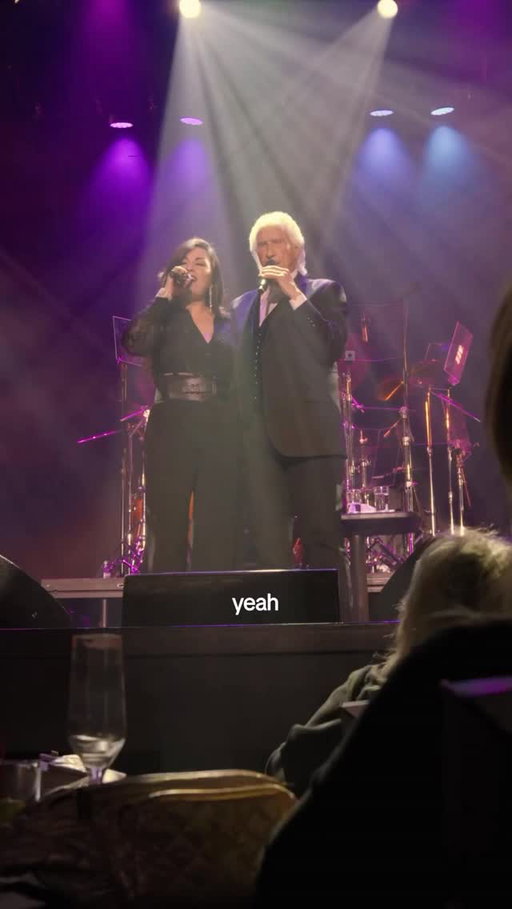 Nobody puts this duet in a corner

Huge thanks to this lovely lady for joining us on this song! @trulychristine 

#righteousbrothers #billmedley #therighteousbros #dirtydancing #timeofmylife