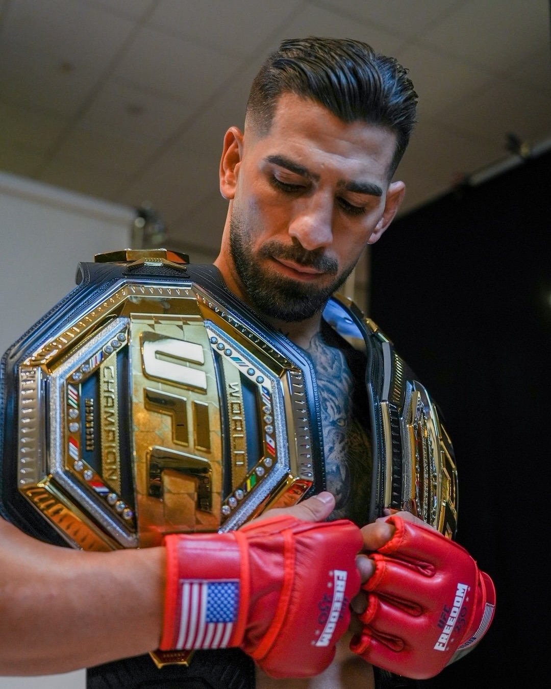 The spotlight has never been bigger.

We are done with #UFCWhiteHouse Media Day 📸

[ UFC Freedom 250 | SUNDAY JUNE 14 | LIVE at 8pmET on @ParamountPlus | Presented by @CryptoComOfficial and @RamTrucks ]