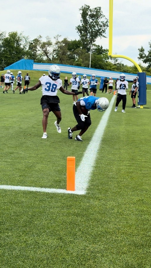 Malik went up and got it 🗣️