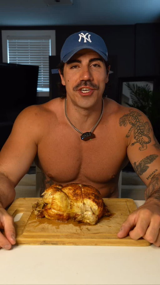 Rotisserie Chicken Mukbang🔥 watch me feed the frame 125g of protein by crushing a dirty bird.

#mukbang #chicken