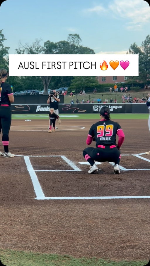Strikkkkke- pitching for AUSL 🩷🧡🔥 #athlete #viral #AUSL #firstpitch #softballtiktoks