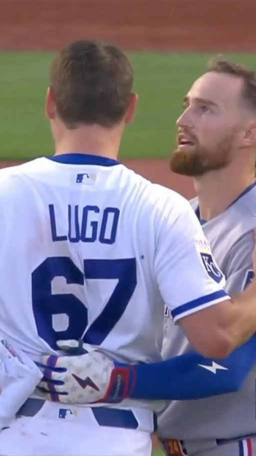 Seth Lugo exited the game after taking a line drive off the head from his former Mets teammate Brandon Nimmo. Nimmo immediately ran over to check on Lugo, and Lugo joked that he'd rather Nimmo just hit a home run next time

#mlb #baseball #sports #injury #mets
