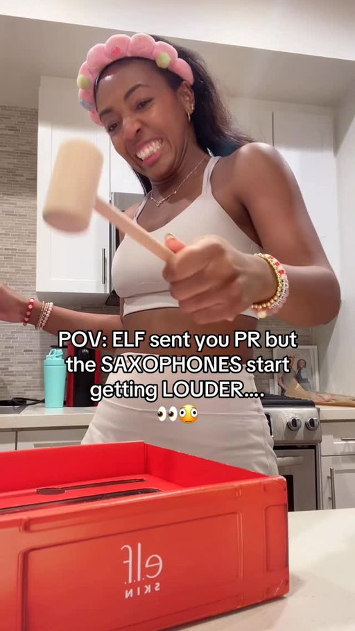 Me: “What could possibly go wrong?” 🤠

The saxophones: 🎷🎷🎷🎷🎷

Follow @lifewithchristirose for more!

#ElfCosmetics
#BeautyCreator
#PRPackage
#FunnyReels
#BeautyTok