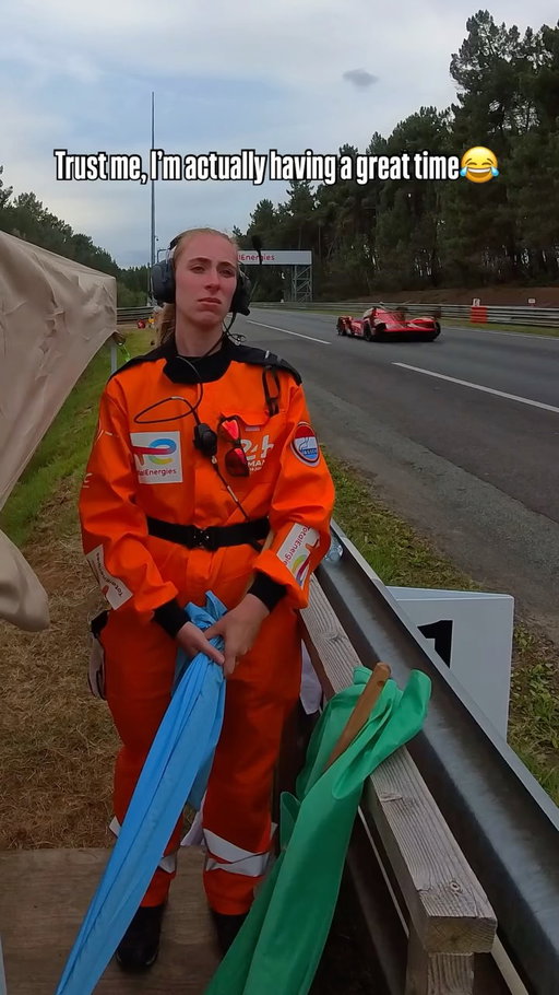 I might look like I’m nog happy, but trust me I’m giddy on the inside, smiling all the time.

Absolutely nothing beats the feeling of race cars flying by at maximum speed, only 3 meters away from you. You don’t only hear it, you feel it in your whole body 😍

#24hLeMans #Marshal #WEC