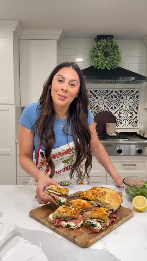 GUYSSSSSS, Make this sandwich right now. The end. 

Viral Trader Joe’s sandwich, Trader Joe’s sandwich, lunch ideas for summer, lunch ideas for busy moms, summer sandwich ideas