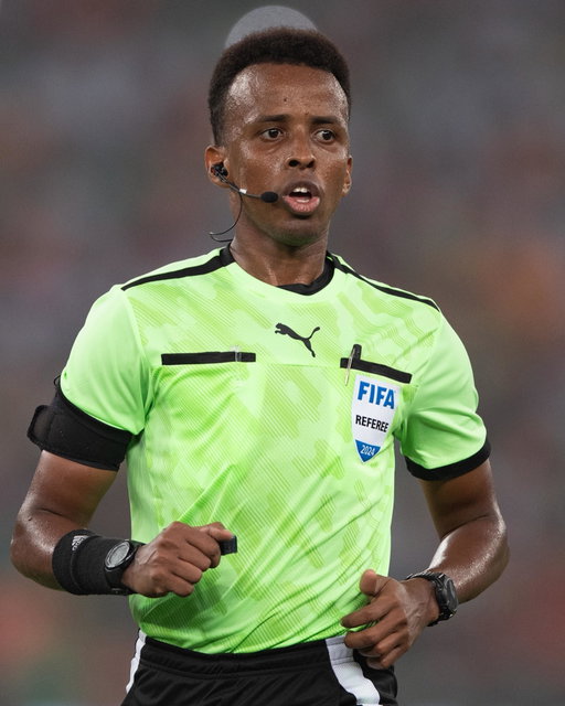 🏆 Referee announced for 2026 #SuperCup!
 
We’re pleased to share that Somali referee Omar Artan will officiate the highly anticipated match between PSG and Aston Villa in Salzburg.