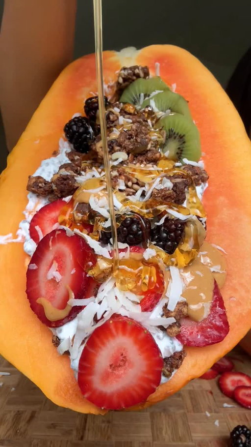 healthy mukbang with @threewishes new granola! 🤤🍫✨ #mukbang #threewishes #granola #healthymukbang #threewishespartner