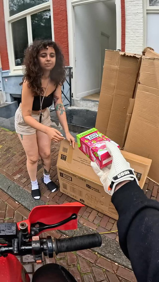 Giving out sweets in Amsterdam! 

I visited recently all the way from London to give out sweets to wonderful Dutch people. Here’s how it went! 

P.S. Auto Drop is really nice 🖤🌚 ALSO! Big up Kamiel at @rustygoldmotorshop for letting me use his bike! 

Say hi if you see me whizzing around 🖤

Love you x

.

#harveyridesbikes #harvey #goodvibes #london #gopro