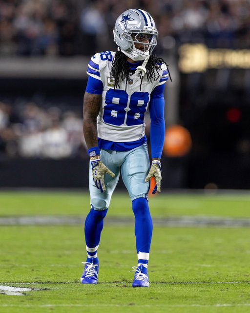Does Ceedee Lamb have the best WR drip in the league? 👀💫

📸: AP