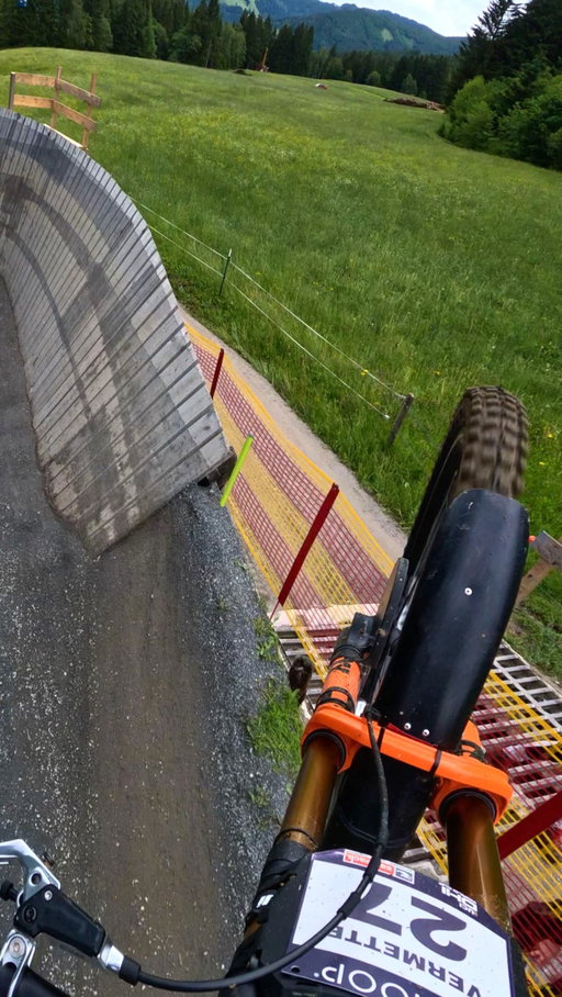 @asavermette enjoying some Practice Laps in Leogang 💨 #gopro #goprobike