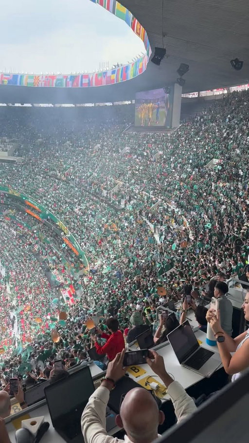 Unbelievable atmosphere at the Estadio Azteca.