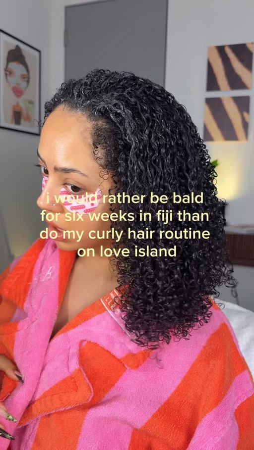 the challenges... the pool... the HUMIDITY 🫩 curls would be CHOPPED... mind you they have 10 minutes to get ready #curlyhair #Lovelsland