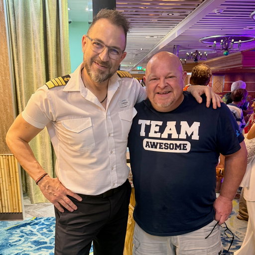 Got to meet the captain of the Margaritaville at Sea Islander with my buddies Pam Haberek and Phil Haberek.

@margaritavilleatsea 
#cruiselife, #roblittle