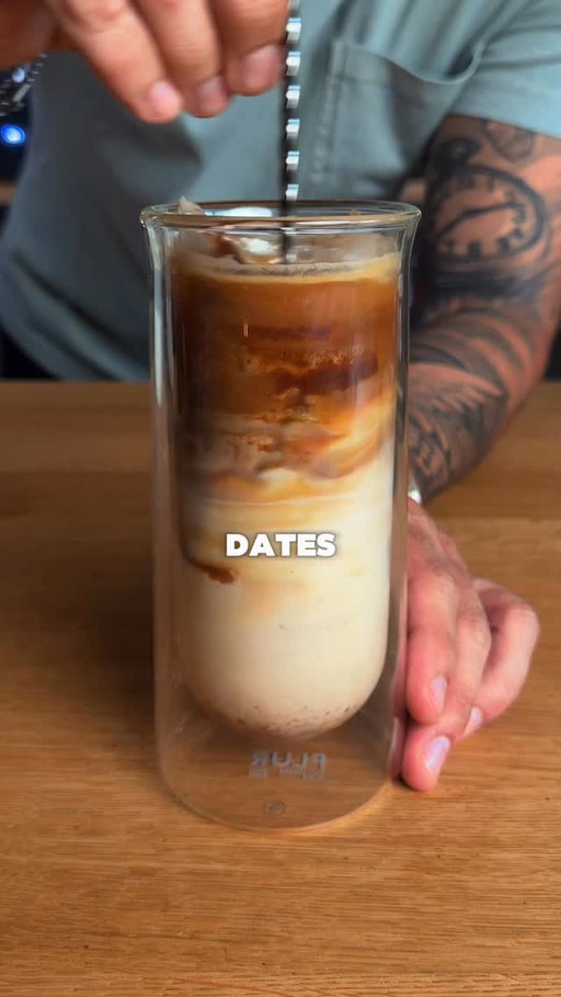 Turning dates into caramel syrup