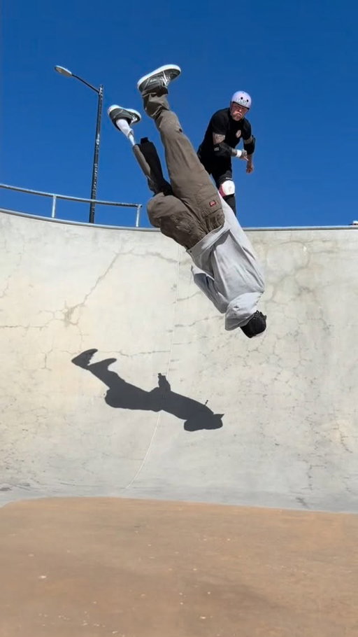 .
.
.
#skatersover40 #skatersover50 #skater4life #skateanddestroy