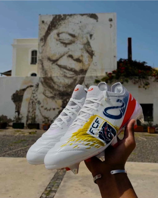 My roots. My barrio. 🇨🇻

@vozinha1 x Senda Mendoza™️ Elite FG

@Blooting_oficial 🎨

–

Mis raíces. Mi barrio. 🇨🇻

@vozinha1 x Senda Mendoza™️ Elite FG

@Blooting_oficial 🎨

#WePlayFútbol
