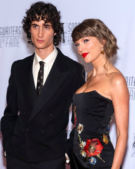 I am so beyond honored to have sung for my friend @taylorswift’s Songwriters Hall of Fame induction. Taylor, congratulations. You are the most deserving and inspiring songwriter in the world. I am so grateful to have you in my life, and I admire you so much. Thank you for trusting me.