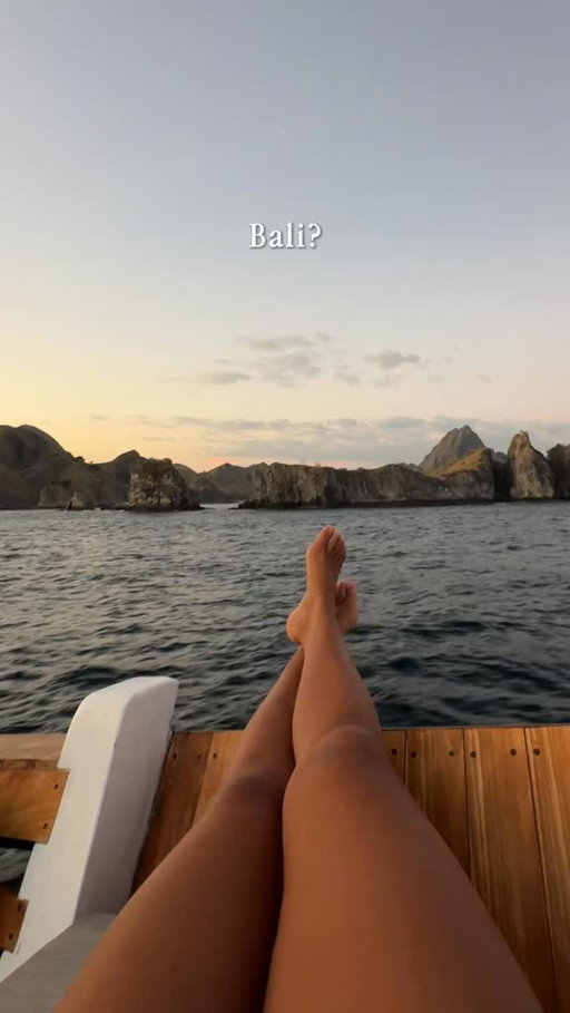 📍only a 1 hour flight from bali… this is the KOMODO ISLANDS!!! 

went sailing with @vincavoyages last week and wow i was in pure awe at how vibrant and raw the natural beauty of these islands were 🏝️🇮🇩 we had perfect weather conditions, glassy ocean & the freediving was NEXT LEVEL with insane visibility 

this sailing trip has now snagged a spot as one of my top 3 all-time favorite adventures!!! ⛵️🌟

#indonesia #komodoisland #travelinspo #bucketlistdestination #seetheworld
