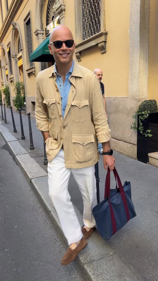 Uscendo da uno dei negozi più cool di Milano, con la certezza che la vera eleganza non si compra: si costruisce nel tempo

@rubinacci_official The Art of Tailoring 🪡 

@manebi Luca Rubinacci x Manebi 🏝️