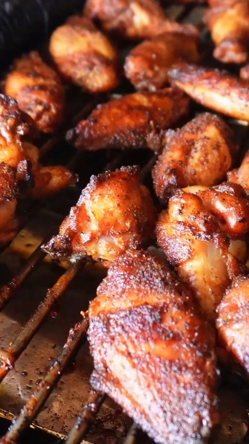 Friday night plans? We’ve got one word: wings. 🇺🇸🍗

Heat up your grill and get ready for game time, the only way we know how.