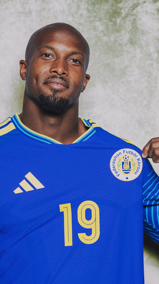 A father's pride means everything. ✉️

Gervane Kastaneer is moved by a heartfelt letter from his father ahead of Curaçao's #FIFAWorldCup journey. ❤️🇨🇼