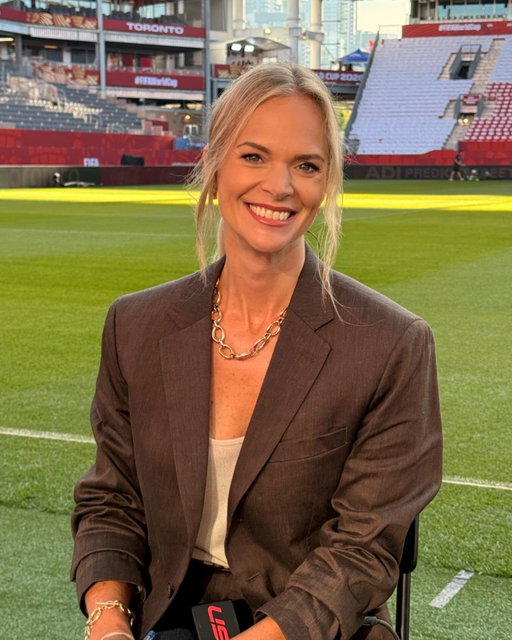 You never know where this job will take you. Pitchside, at home, at The World Cup, is a thrilling place to spend the morning. Always grateful for the opportunity. @tsn_official