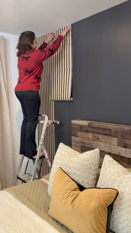 The easiest way to create an accent wall using this beautiful peel and stick wood slag wallpaper and the sconces , can you believe this costs me under $70 🙌🏼
To Shop C0MMENT: ACCENT WALL

Easy DIY
Amazon Home finds 
Home inspiration 
Bedroom decor