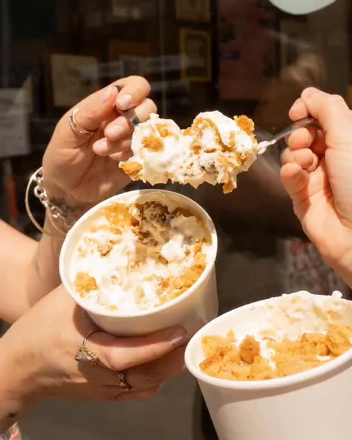You understood the assignment 🍌

Craig's Pudding is available all summer long at all locations because honestly, we weren't ready to say goodbye either. 💛✨️

Get it in-store and on Uber Eats or pre-order online for pickup. 

Grab a spoon and celebrate accordingly. 🥄

#CraigsPudding #BananaPudding #TorontosBest #SummerEats