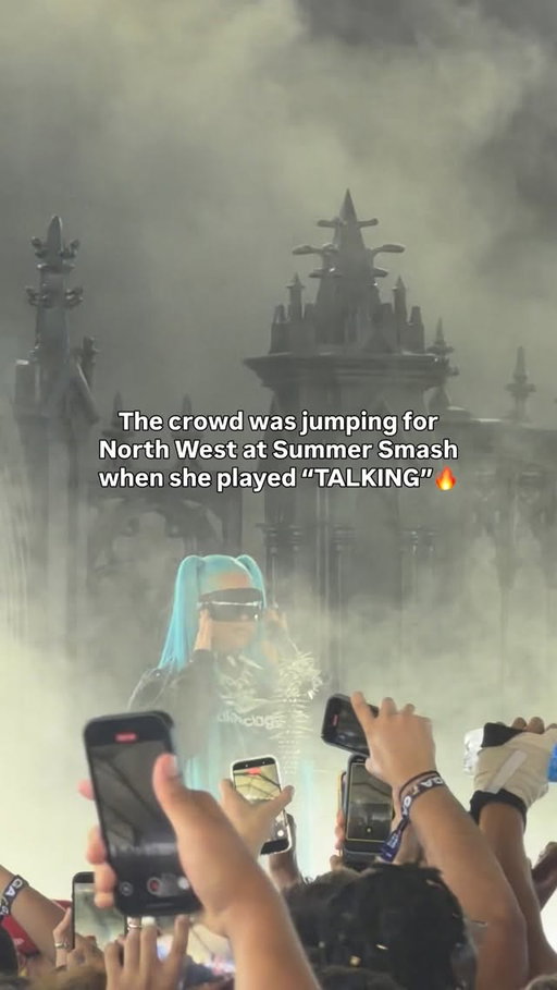 The crowd went crazy when North played “TALKING” during her first set at Summer Smash 🔥

Did you watch it live?