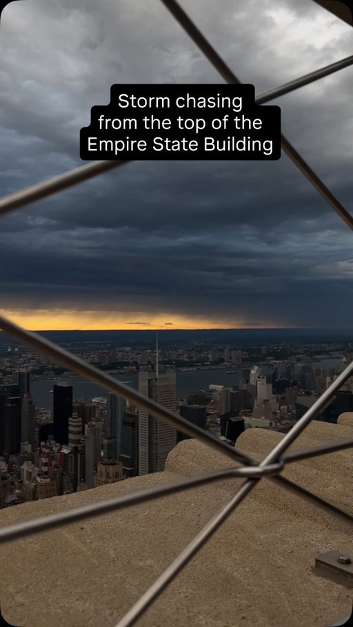 Storm chasing from the top of the Empire State Building. #ObservationDeck #NYC

Comment TICKETS and we’ll send you a link to plan your visit.