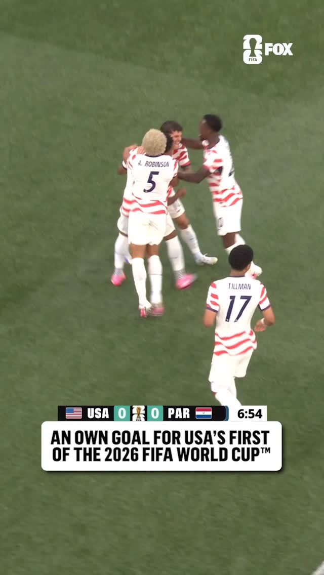 THE @usmnt IS ON THE BOARD FIRST AND LOS ANGELES IS ABSOLUTELY ELECTRIC!
