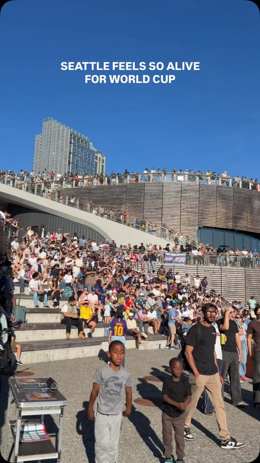 Seattle is outside and together for World Cup! what a time to be alive. 🏆

@waterfrontparkseattle @fwc26seattle 

#seattle #worldcup