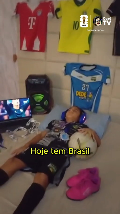 ESQUEÇA TUDOOOOOOOOOO, HOJE SÓ SE FALA DE UMA COISA COISA: TEM BRASIL EM CAMPO 🇧🇷🇧🇷🇧🇷🇧🇷🇧🇷🇧🇷🇧🇷🇧🇷🇧🇷🇧🇷🇧🇷🇧🇷🇧🇷🇧🇷🇧🇷🇧🇷🇧🇷🇧🇷🇧🇷🇧🇷🇧🇷🇧🇷

 DIA DE BRASIL, DIA DE ESTREIA, DIA DA ÚNICA SELEÇÃO PENTACAMPEÃ DO MUNDO ENTRAR EM CAMPO PARA ESCREVER UM NOVO CAPÍTULO DA HISTÓRIA! PELO SONHO DO BRASILEIRO, PELO HEXA! 🤞 O PAÍS TODO REUNIDO EM UMA SÓ TORCIDA! VAMOS JUNTOS!

A PARTIR DE 15H, AO VIVO, NA CAZÉTV! 🔥🤝

📹: @oliversamora27

#CopaNaCazéTV #Original #cztv19