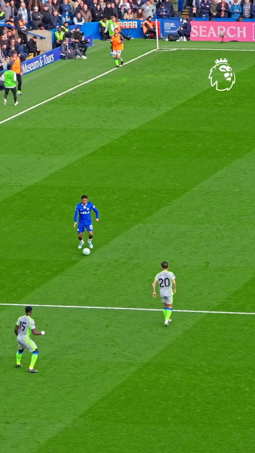 Ball control on point from Joao Pedro 😮‍💨

🔵 @chelseafc