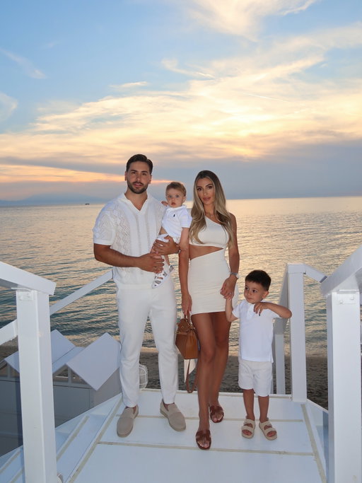 Family vacay 🤍🌊