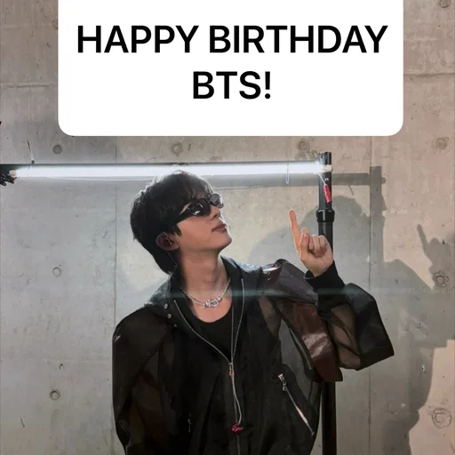 생일축하 감사합니다
우리 아미가 최고에요
앞으로도 함께해요
감사의손키스~