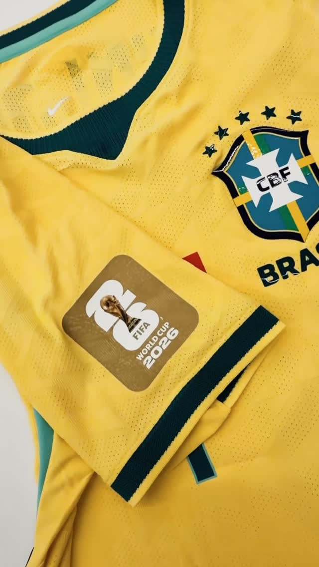 FALTA POUCO!!! 🇧🇷🇧🇷 

A #Amarelinha já está pronta para estrear! E, nos patches, também carregamos história. O patch dourado é exclusivo para seleções que já foram campeãs do mundo. 🌟🌟🌟🌟🌟

#TaLiberadoAcreditar