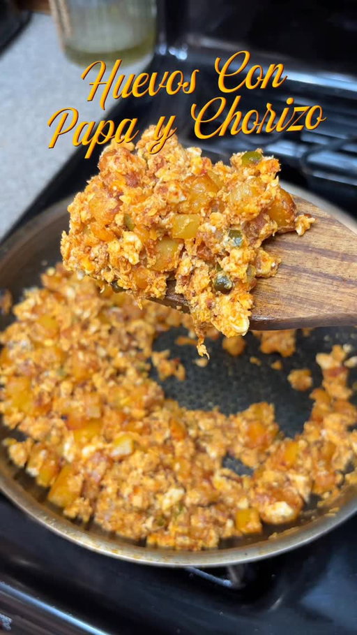 Nothing fancy, just huevos con papa y chorizo. A breakfast staple in so many Mexican households 🤤

#papasconchorizo #breakfastideas #mexicanbreakfast #easybrealfast #chorizorecipes