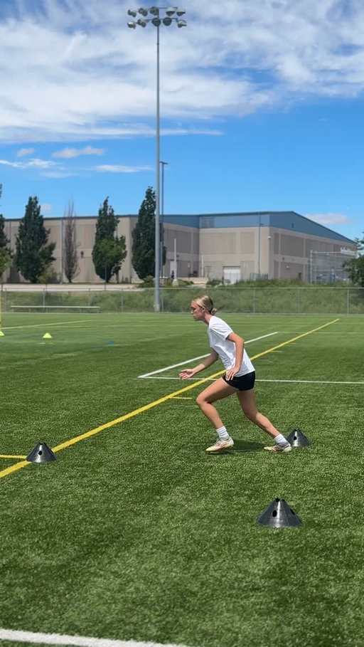 Workin’ on that touch 🔥

Final3rdsoccer.com 
416-700-4189 
Info@final3rdsoccer.com

#soccer #soccertraining #football 
#viral #reels