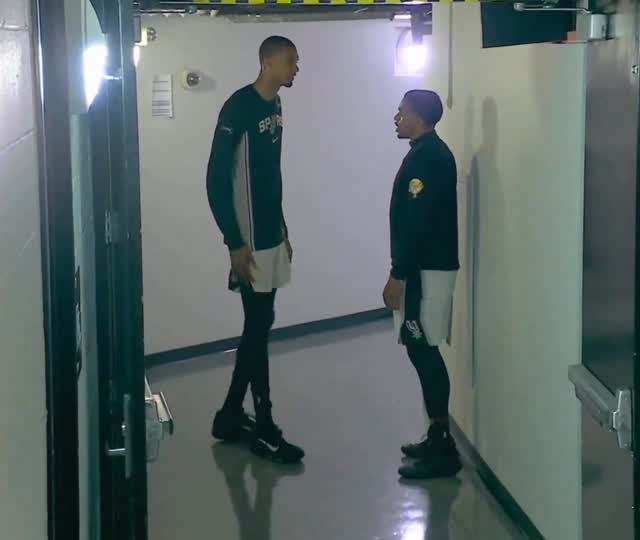 Victor Wembanyama and Keldon Johnson in the tunnel