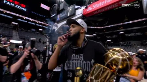 Smoking in the Spurs’ arena is diabolical 😭