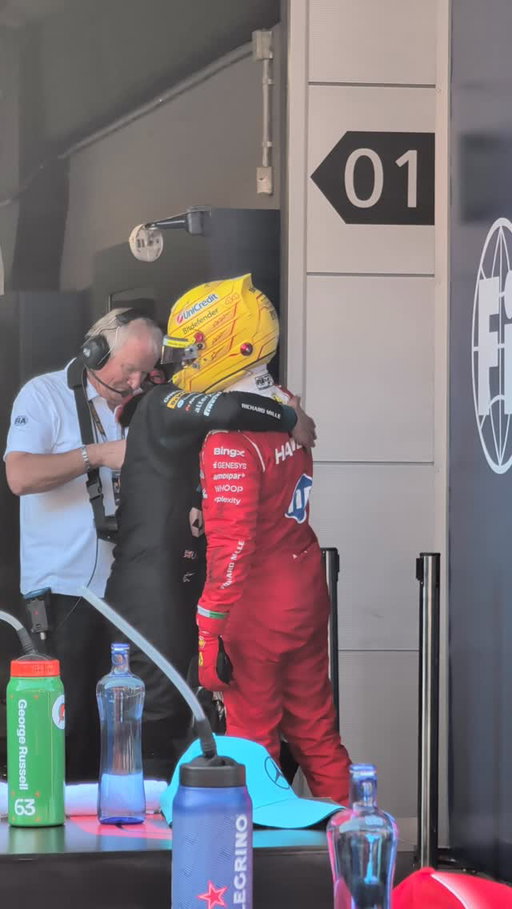 Congrats on your first @scuderiaferrari win, @lewishamilton 🧡

#McLarenF1