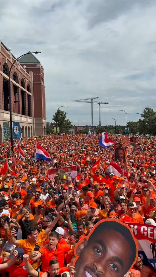 DALLAS = ORANJE! 🧡🫨

#NothingLikeOranje #FIFAWorldCup #NEDJPN