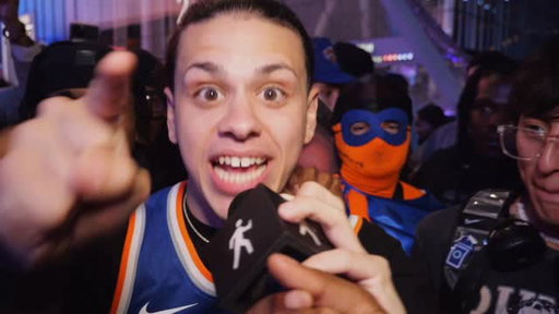 Knicks Win the Finals

Episode 132

Knicks fans storm the streets to celebrate winning the NBA Finals for the first time in 53 years #ad