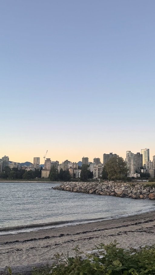 About to flee the country 

#vancouverbc #vancouverapartment #apartmenthunt #apartmenthunting